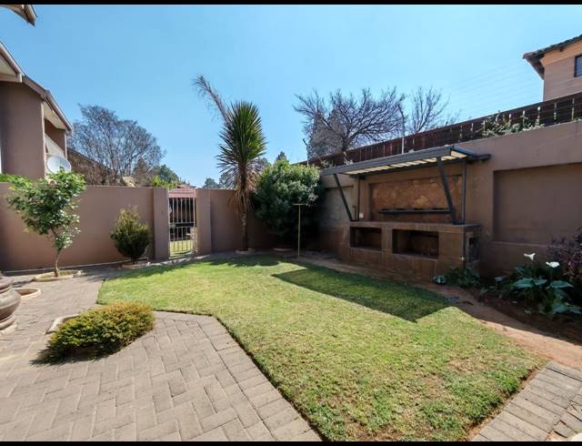 3 BEDROOM TOWNHOUSE FOR SALE IN THREE RIVERS PROPER